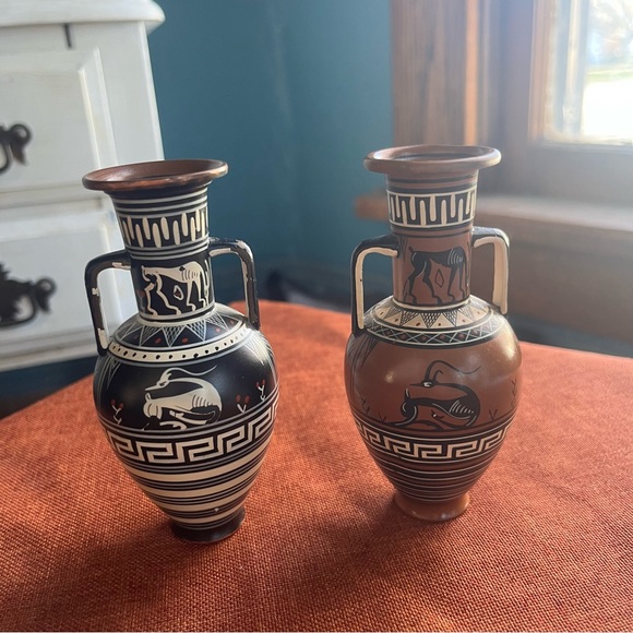 Vintage Lot of 2 Hand Made Copper Vases made in Greece 3.5” Tall - Picture 1 of 3